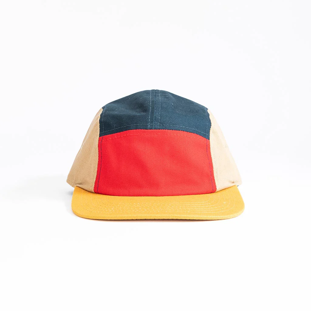 Under The Radar // 001 - Image 3