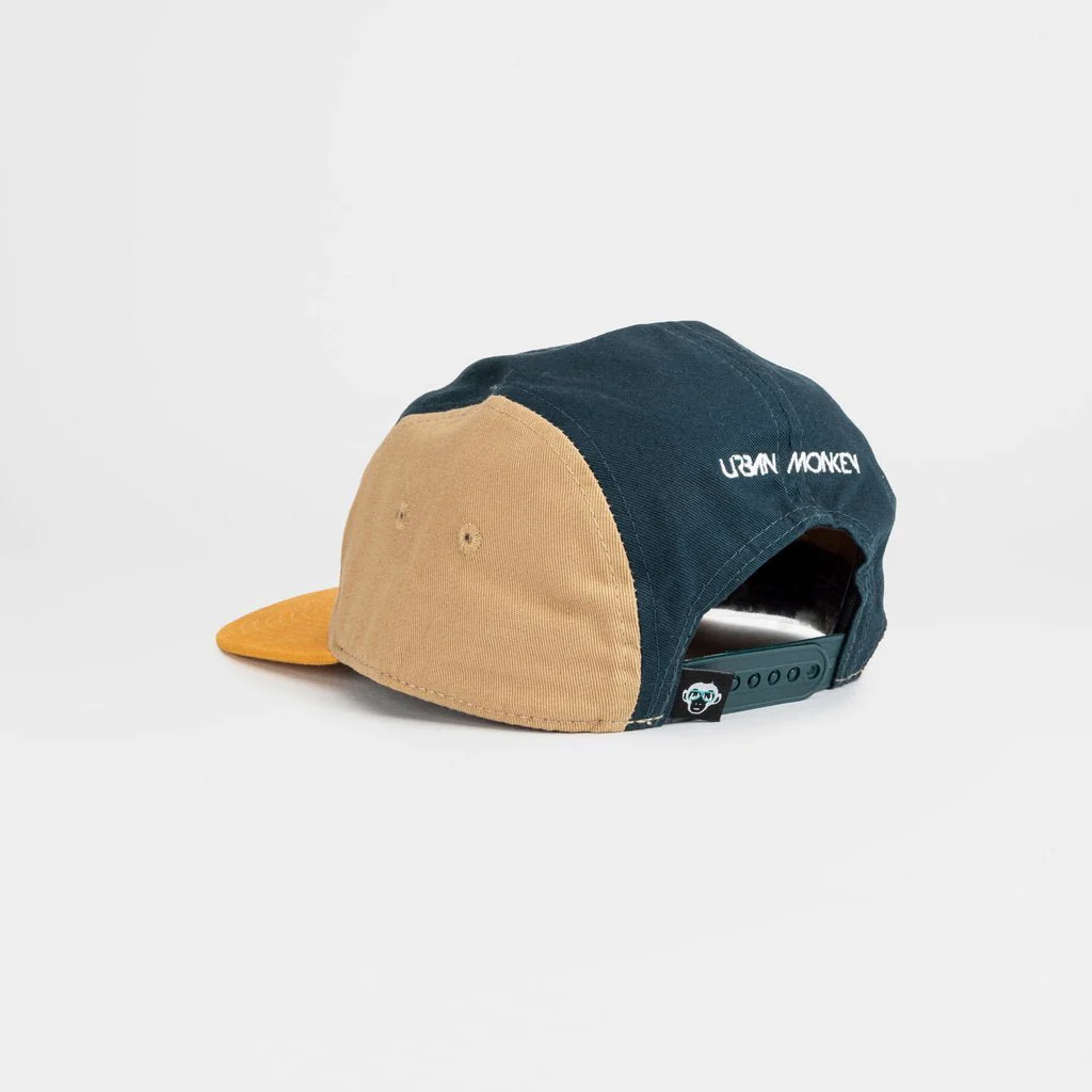 Under The Radar // 001 - Image 4