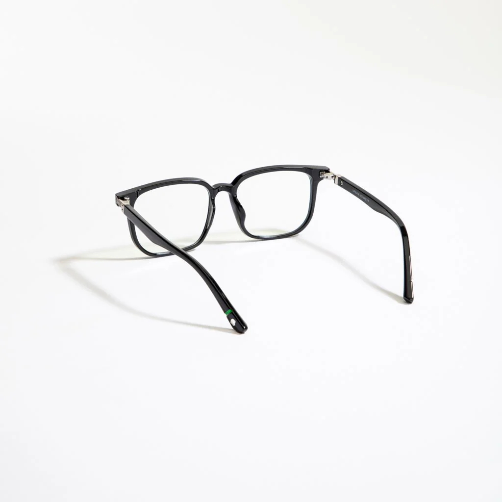 Techie // 001 - Image 2