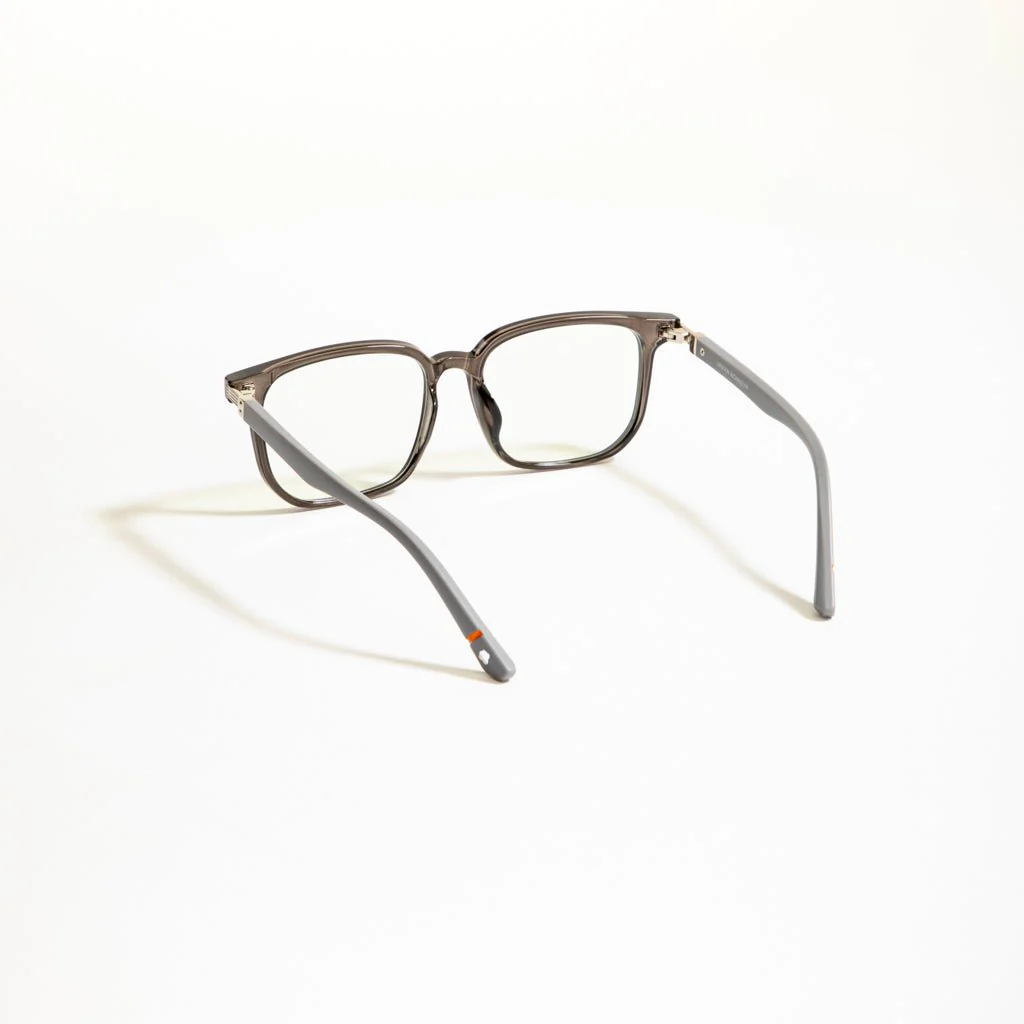 Techie // 002 - Image 2